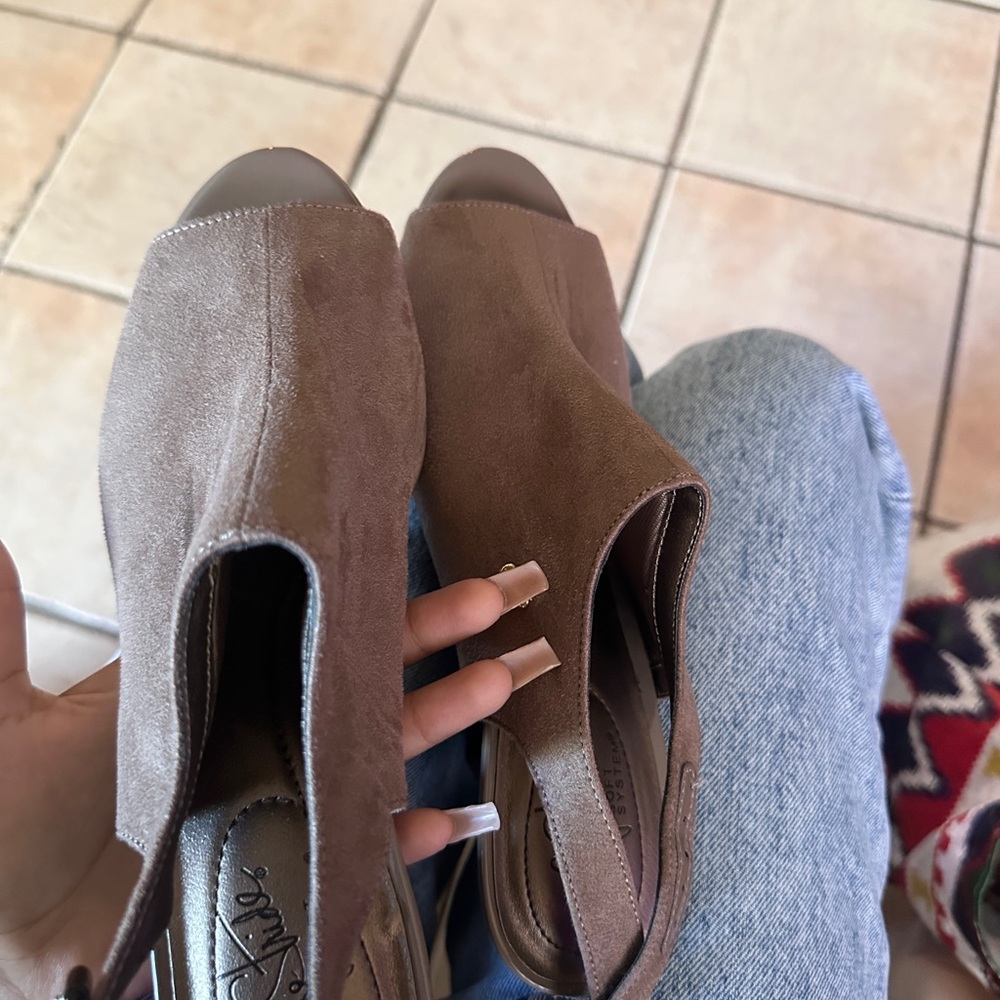 Vestal Tan Peep-Toe Mules